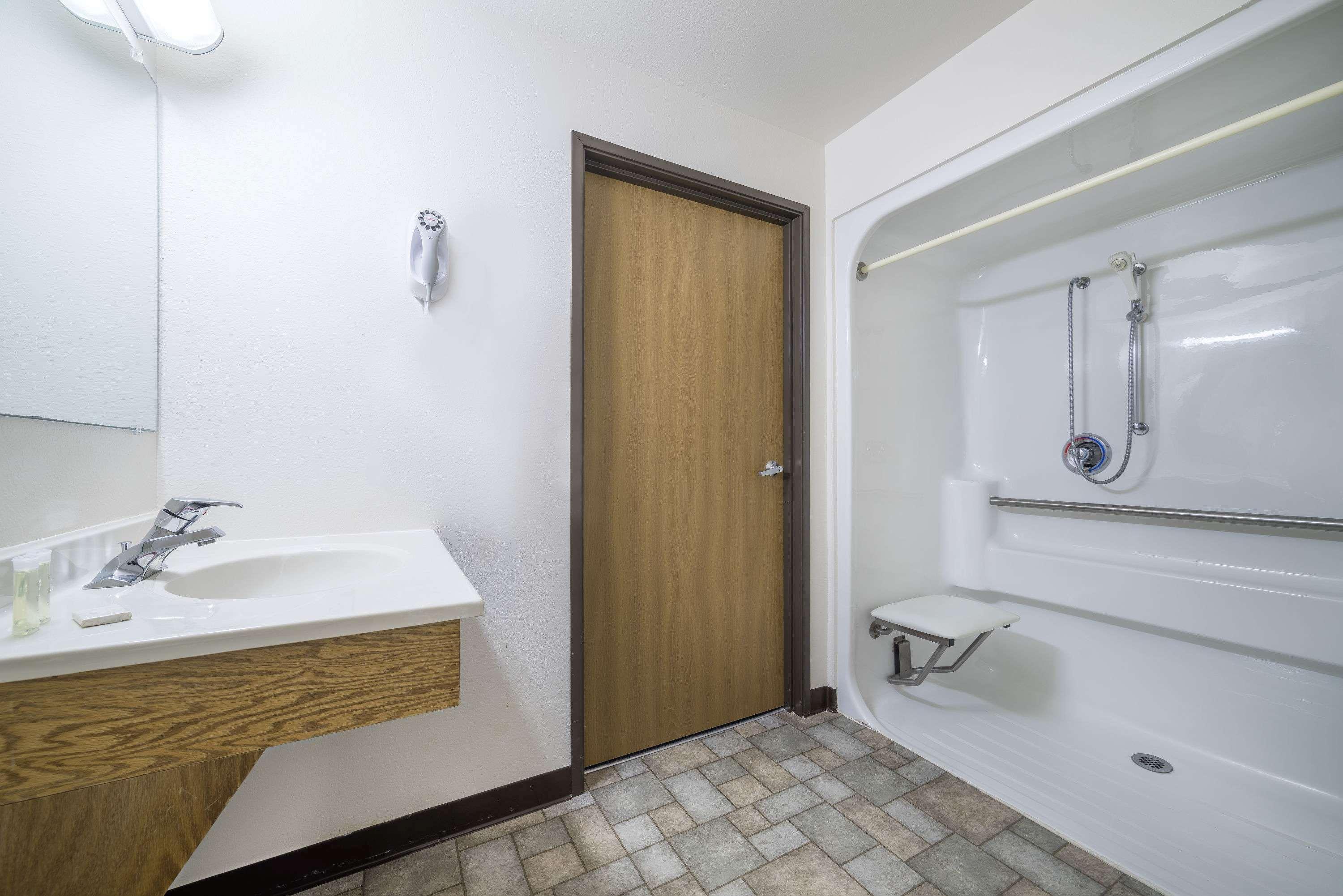 Super 8 By Wyndham Park Rapids Hotel Ngoại thất bức ảnh