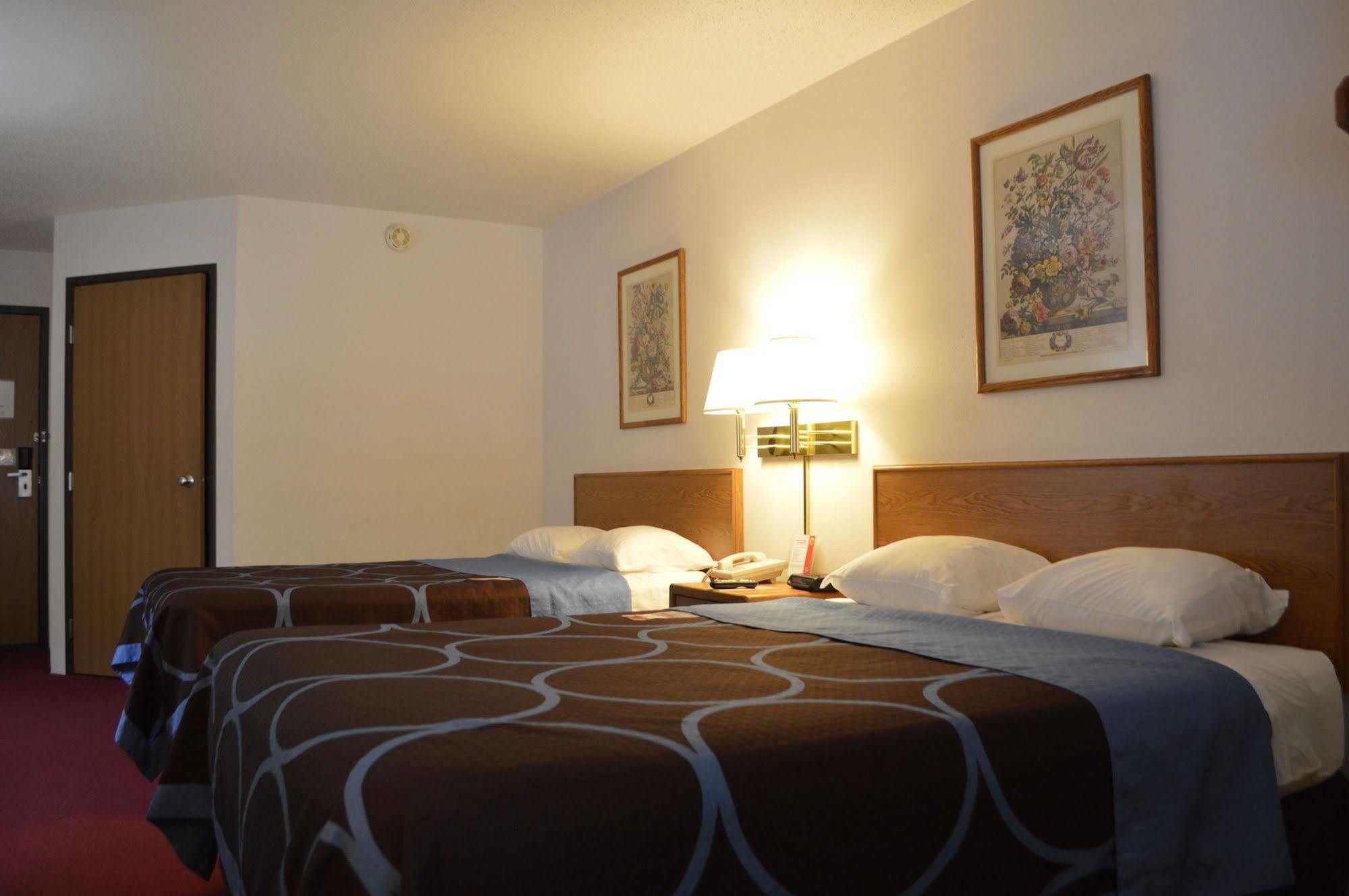 Super 8 By Wyndham Park Rapids Hotel Ngoại thất bức ảnh