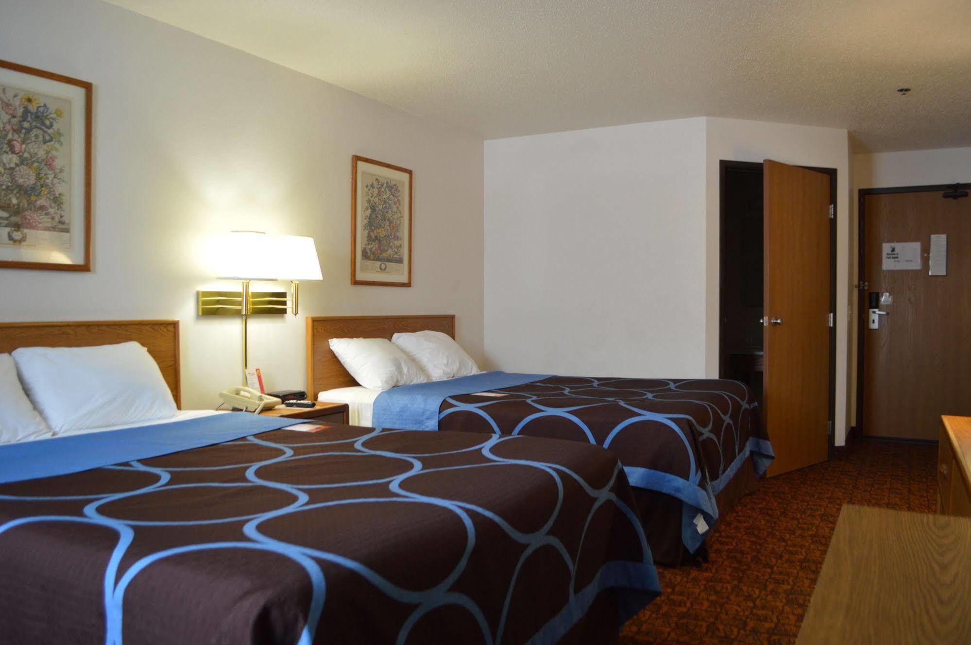 Super 8 By Wyndham Park Rapids Hotel Ngoại thất bức ảnh