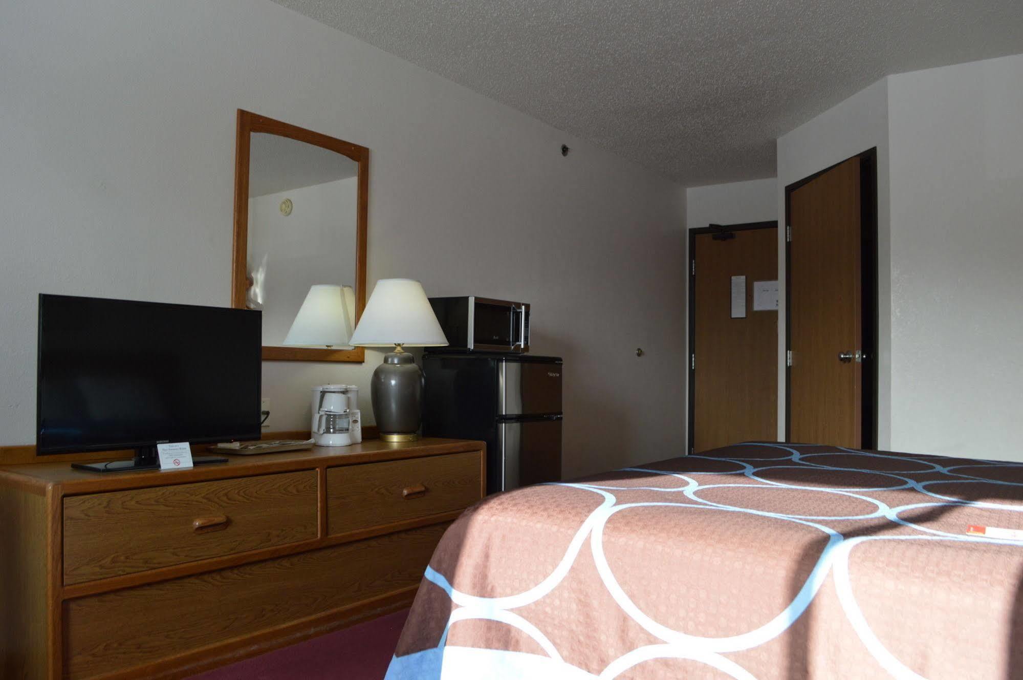Super 8 By Wyndham Park Rapids Hotel Ngoại thất bức ảnh